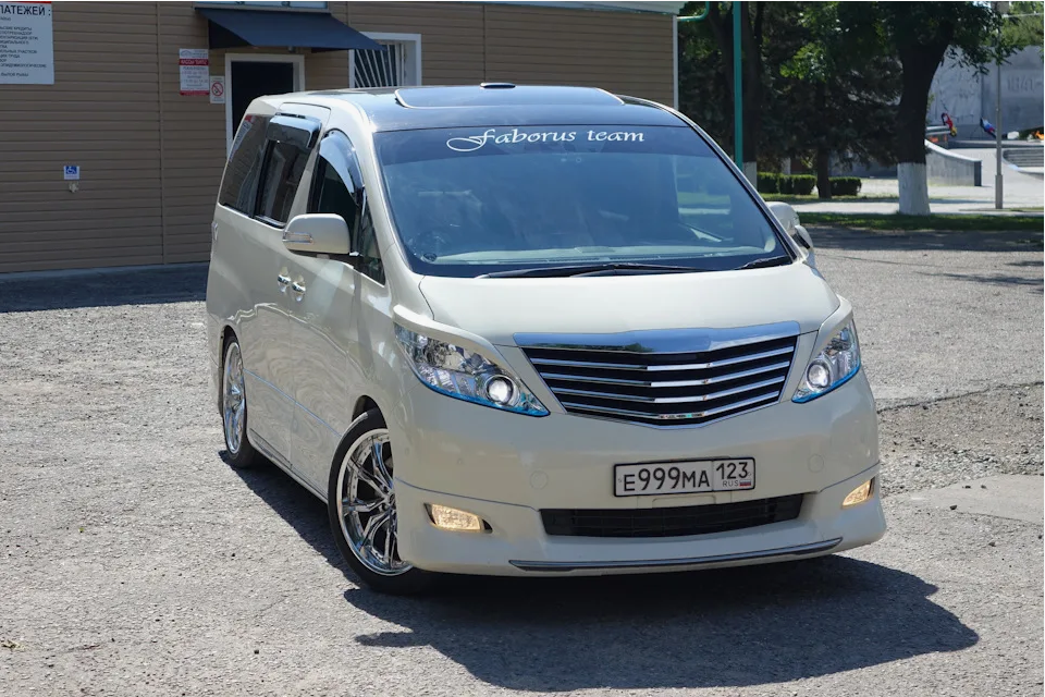 Автомобиль 2018 Toyota Alphard, поездка Краснодар — Севастополь